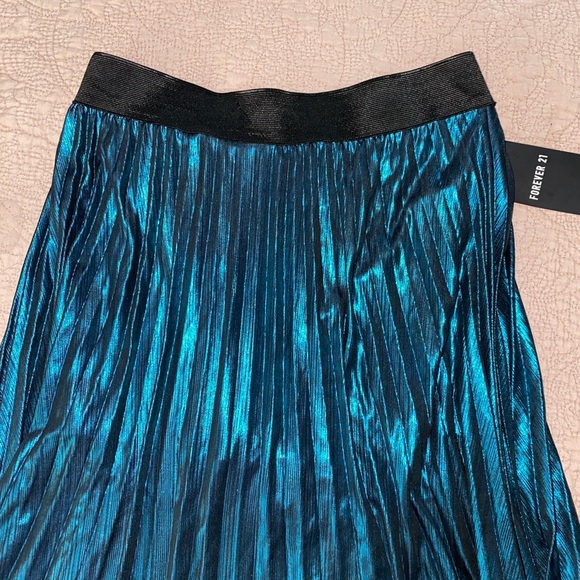 Forever 21 Metallic Blue Pleated Midi Skirt - Picture 5 of 11
